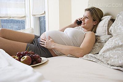 手机辐射伤害孕妇吗？