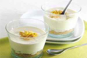 补充多种营养：杂锦酸奶