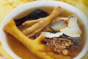 孕晚期滋阴食谱—杏元凤爪炖水鱼