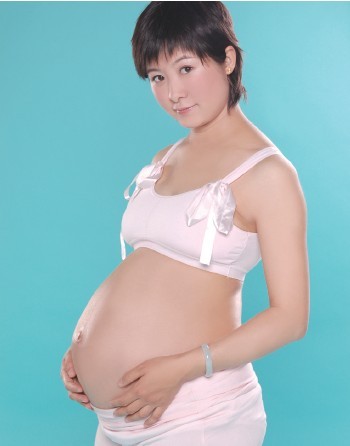 孕3月胎教重点：抚摩胎教(图)