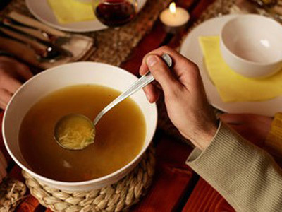 促进胎儿发育食谱：鸡蓉莲蓬汤