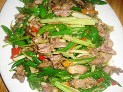 孕晚期补血食谱：炒鸡杂 补血益智