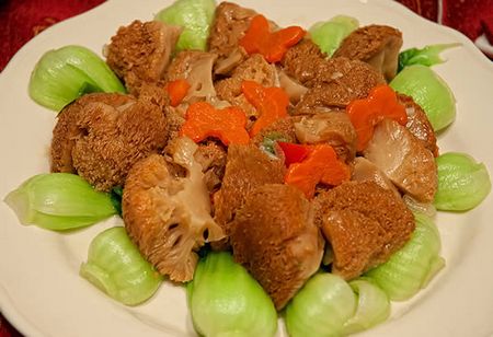 炒猴头蘑片富含粗纤维及糖质