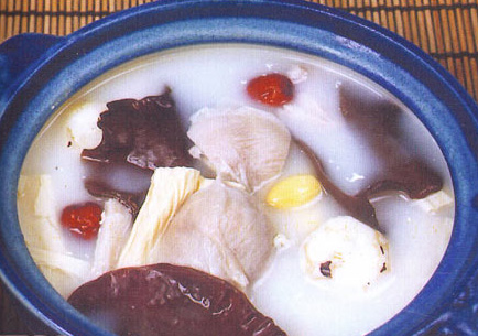 马蹄木耳煲猪肚-孕妇水肿便秘