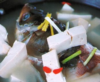 孕妇食谱：补脑鱼头汤 可健脑益智增强记忆力