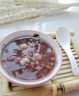 黑糯米粥—益气补血，固肾润肠