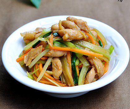 西芹鸡柳——孕妇便秘食谱