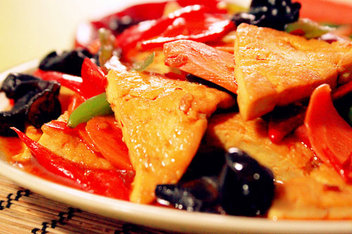 孕妇能不能吃黑木耳炒鸡蛋？