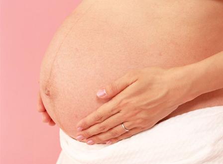 胎儿在孕妈妈肚子里都做些什么？