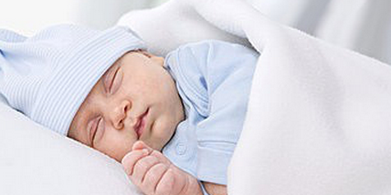 宝宝睡觉开灯好吗