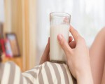 孕妇能空腹喝牛奶吗,孕妈妈空腹喝牛奶好吗